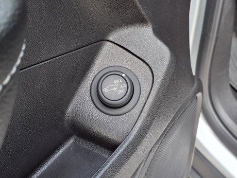 Used 2022 GMC Terrain SLE w/ Driver Convenience Package image 8
