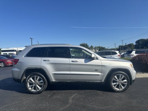 Used 2011 Jeep Grand Cherokee 70th Anniversary image 4