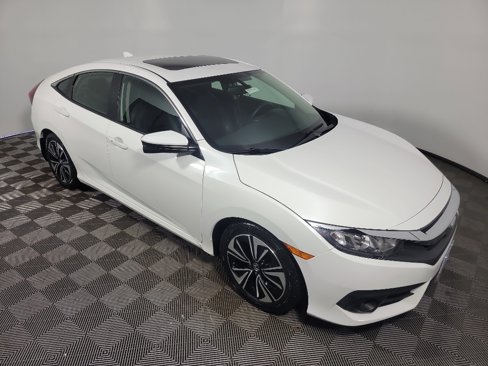 Used 2018 Honda Civic EX-L image 2