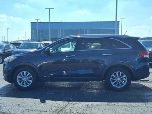 Used 2017 Kia Sorento LX image 3