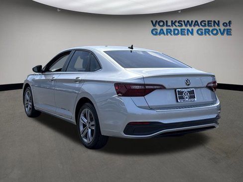Used 2023 Volkswagen Jetta SE image 7