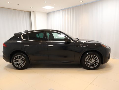 New 2024 Maserati Grecale GT image 6