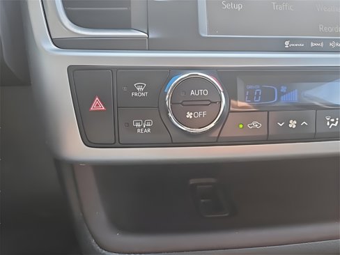 Used 2017 Toyota Highlander Plus image 36