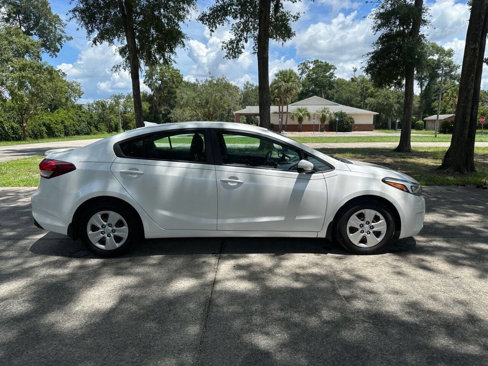 Used 2018 Kia Forte LX w/ LX Popular Package image 4