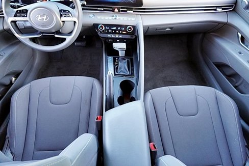 Certified 2024 Hyundai Elantra SEL image 19