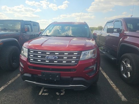 Used 2016 Ford Explorer Limited image 2