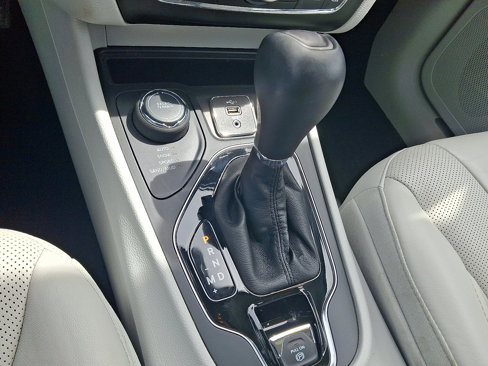 Certified 2019 Jeep Cherokee Limited image 16