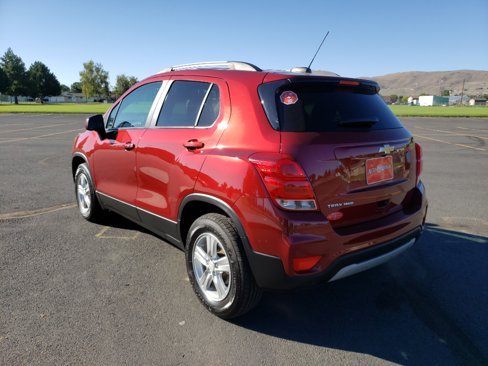Used 2022 Chevrolet Trax LT w/ LT Convenience Package image 5