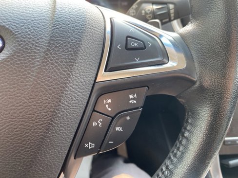 Used 2017 Ford Edge Titanium w/ Technology Package image 16