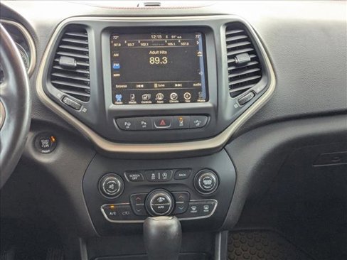 Used 2015 Jeep Cherokee Trailhawk w/ Comfort/Convenience Group image 15