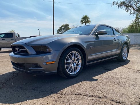 Used 2013 Ford Mustang Premium image 2