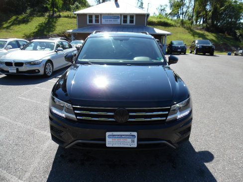 Used 2018 Volkswagen Tiguan SE w/ Panoramic Sunroof Package image 8