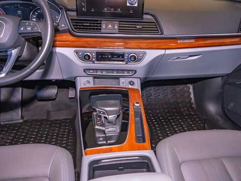 Used 2022 Audi Q5 2.0T Premium w/ Convenience Package image 26