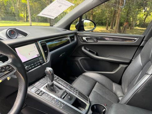 Used 2018 Porsche Macan S image 19