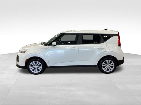 Used 2022 Kia Soul LX image 24