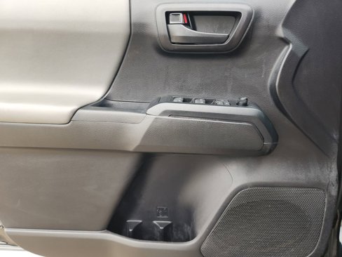 Used 2020 Toyota Tacoma SR image 22