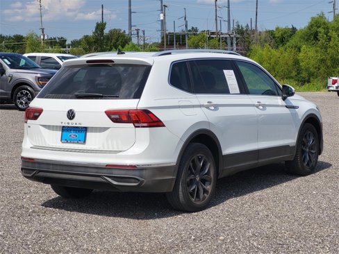 Used 2022 Volkswagen Tiguan SE w/ Panoramic Sunroof Package image 6