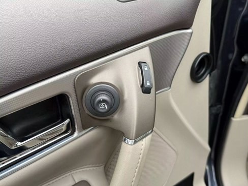 Used 2013 Lincoln MKX FWD image 18