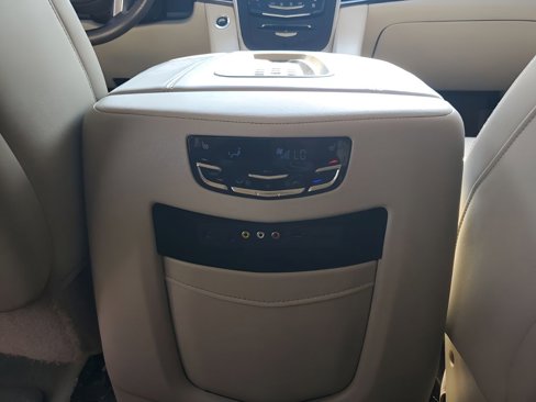 Used 2016 Cadillac Escalade ESV Luxury image 18
