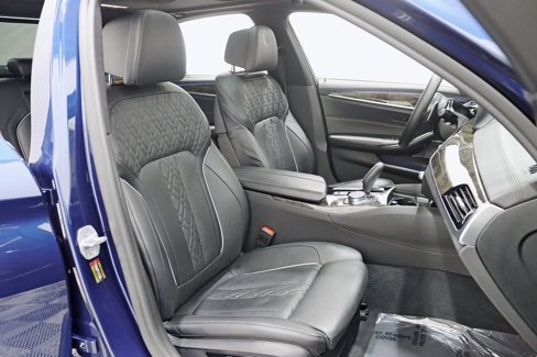 Used 2019 BMW M550i xDrive w/ Premium Package image 22