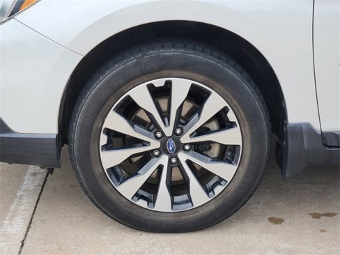 Used 2016 Subaru Outback 3.6R Limited image 10