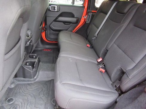 Used 2019 Jeep Wrangler Unlimited Sahara image 25
