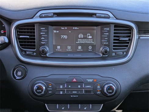 Used 2017 Kia Sorento EX image 18
