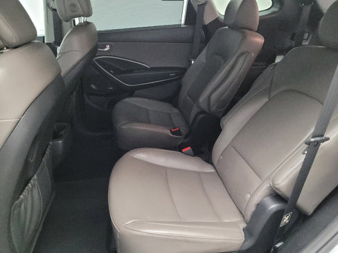 Used 2017 Hyundai Santa Fe Limited image 18