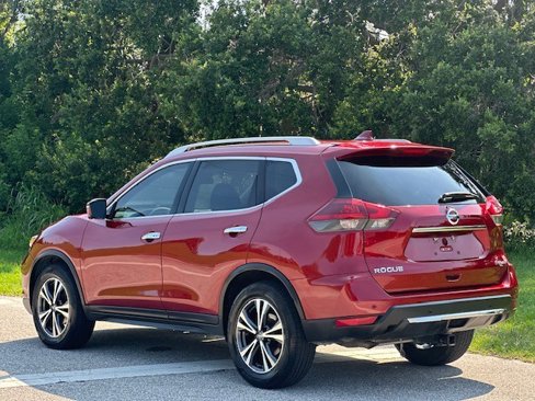 Used 2019 Nissan Rogue SV w/ Premium Package image 3