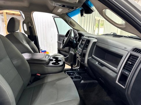 Used 2016 RAM 3500 Tradesman w/ Chrome Appearance Group image 17