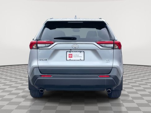 Used 2021 Toyota RAV4 LE image 6