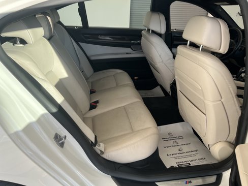 Used 2014 BMW 750Li xDrive image 34