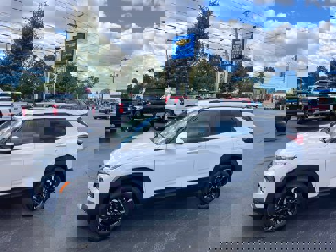 Used 2023 Chevrolet TrailBlazer LT w/ Convenience Package image 3