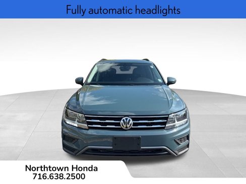 Used 2020 Volkswagen Tiguan SE w/ Panoramic Sunroof Package image 10