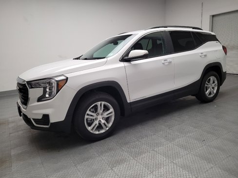 Used 2023 GMC Terrain SLE w/ Driver Convenience Package image 2