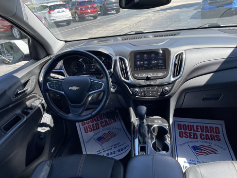 Used 2022 Chevrolet Equinox Premier image 2