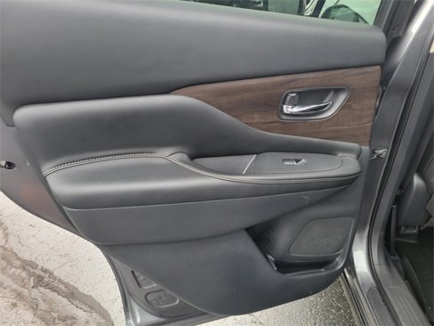 Used 2019 Nissan Murano Platinum image 16