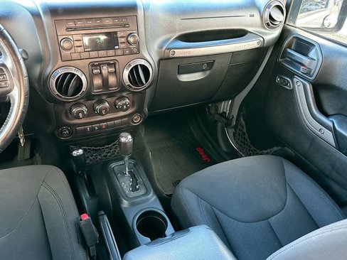 Used 2018 Jeep Wrangler Sport image 19
