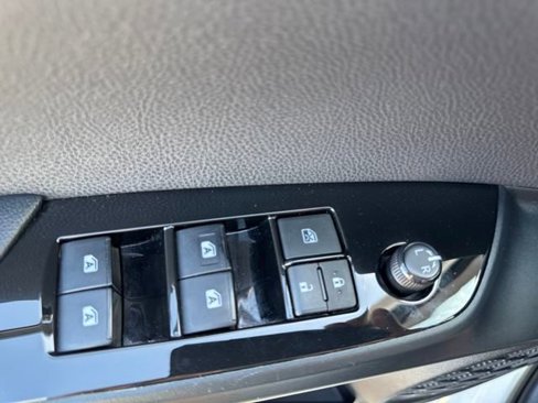 Used 2017 Toyota Prius Prime image 21