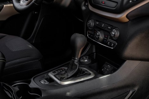 Used 2017 Jeep Cherokee Latitude w/ Comfort/Convenience Group image 33