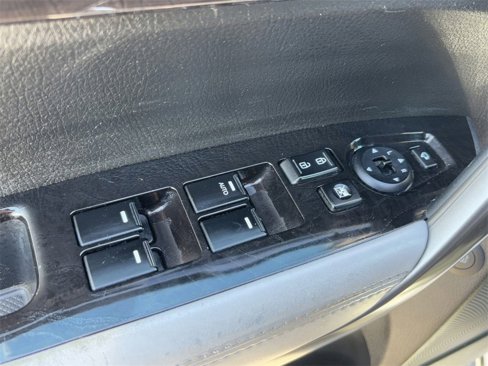 Used 2014 Kia Sorento SX image 12