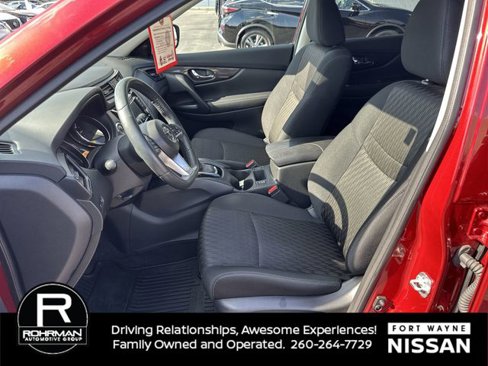 Used 2018 Nissan Rogue SV w/ Premium Package image 10
