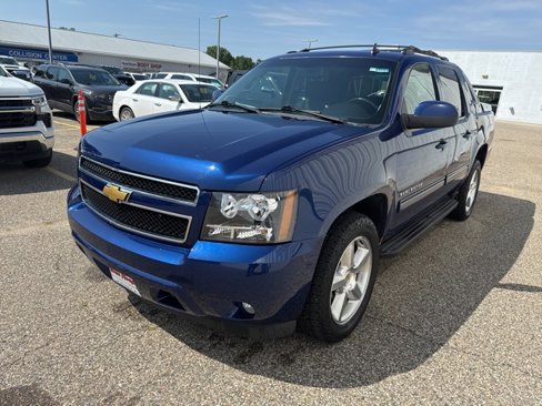 Used 2013 Chevrolet Avalanche LS image 7