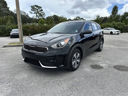 Used 2017 Kia Niro FE image 2