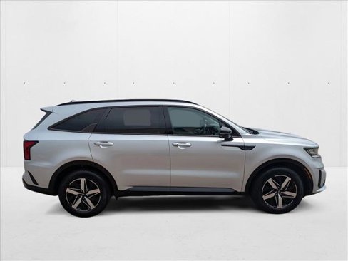 Used 2022 Kia Sorento S w/ Panoramic Sunroof Package image 4
