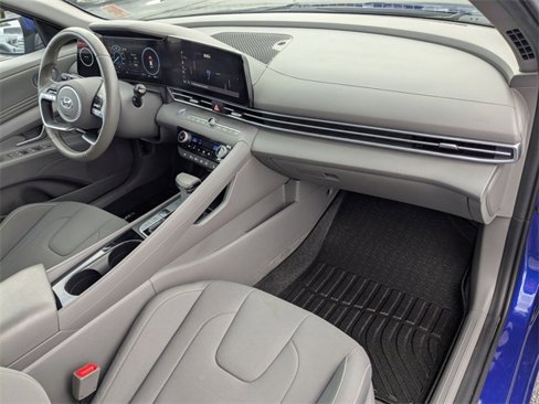 Used 2023 Hyundai Elantra SEL w/ Convenience Package image 39
