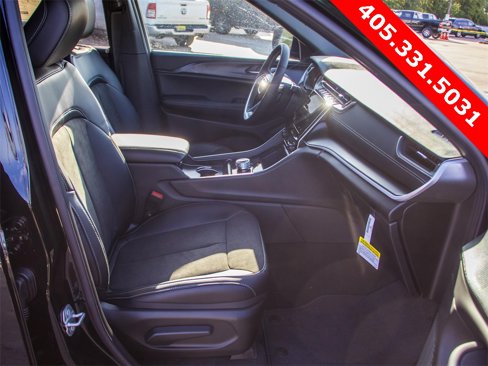 New 2025 Jeep Grand Cherokee L Altitude image 15