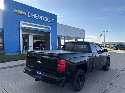 Used 2017 Chevrolet Silverado 1500 LT w/ Midnight Edition image 15