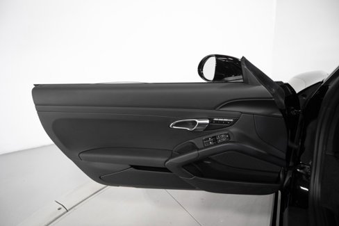 Used 2025 Porsche 718 Cayman image 32