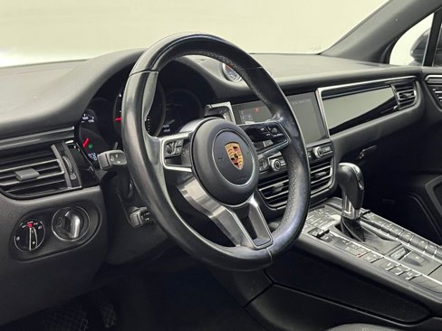 Used 2019 Porsche Macan image 12